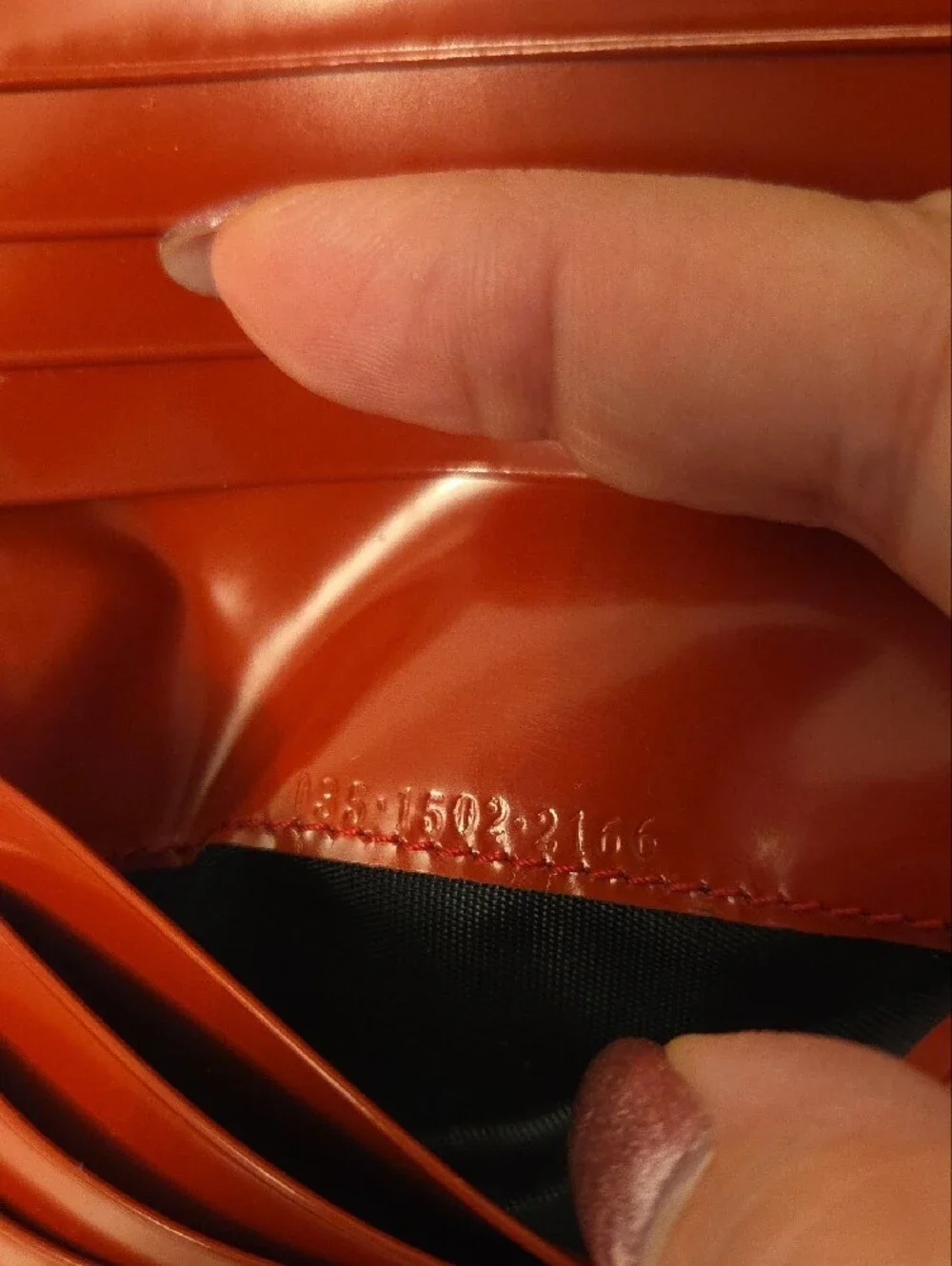 LOW START Gucci Red Patent Cardholder Wallet - Picture 12 of 12